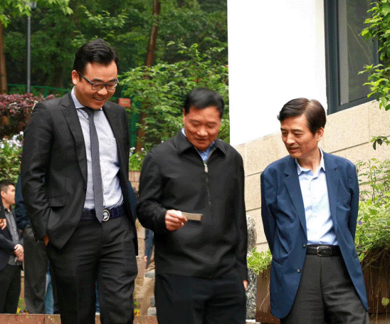 【動態(tài)新聞】全國政協(xié)副主席一行視察白沙泉并購金融街區(qū)并蒞臨天堂硅谷