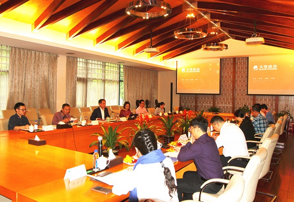 四川省經信委鄧群偉副主任一行到訪我司考察交流